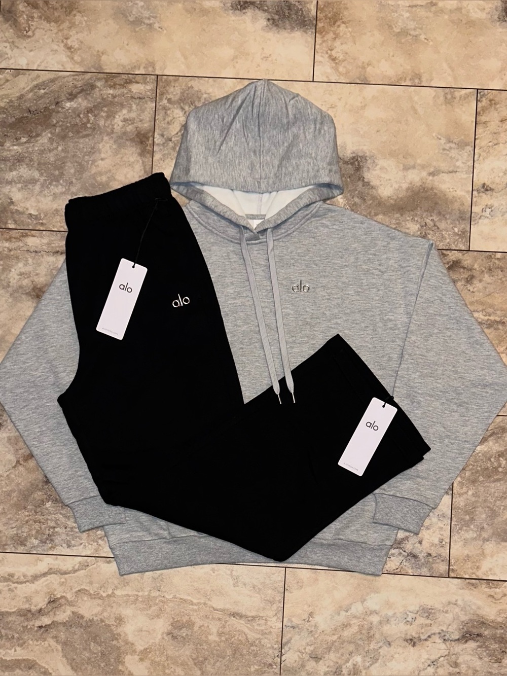 Alo Yoga Accolade Hoodie & Straight Leg Sweatpants Set Black/Grey Size Large